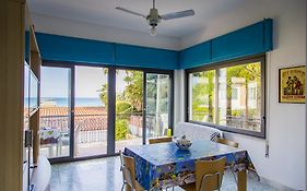 villa Angela a pochi passi dal mare